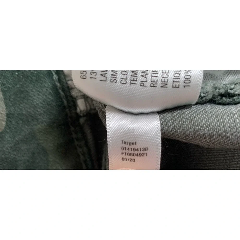 Universal Thread Womens Green Camouflage High Rise Cut Off Raw Hem Stretch 4/27‎ - Picture 5 of 6